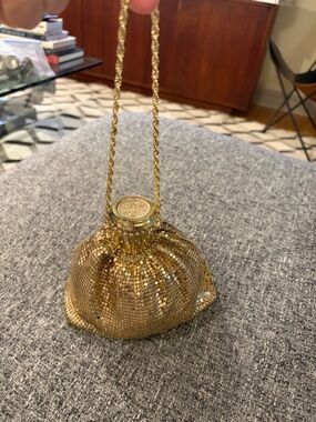 VINTAGE WHITING & DAVIS GOLD METAL MESH GATE TOP PURSE BEGGAR'S BAG